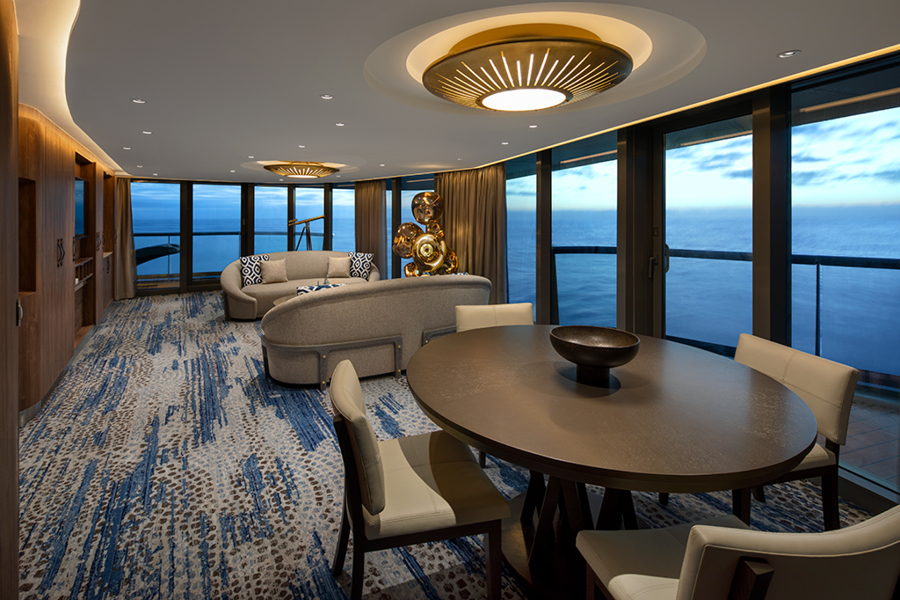 Гостиная в каюте Penthouse Suite