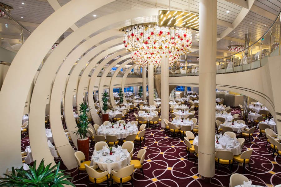 Основной ресторан на лайнере Nieuw Statendam