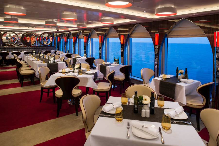 Итальянский ресторан Canaletto на борту лайнера Rotterdam