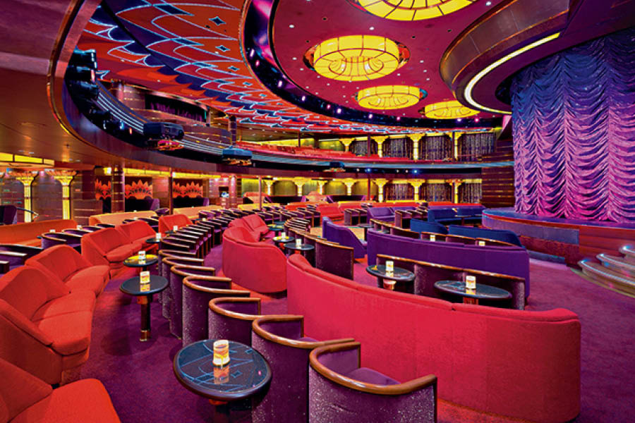 Театр на борту лайнера Volendam