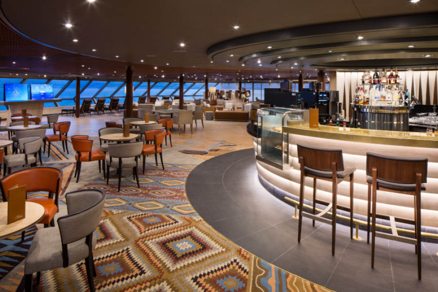 Кафе Explorations Cafe на борту лайнера Westerdam