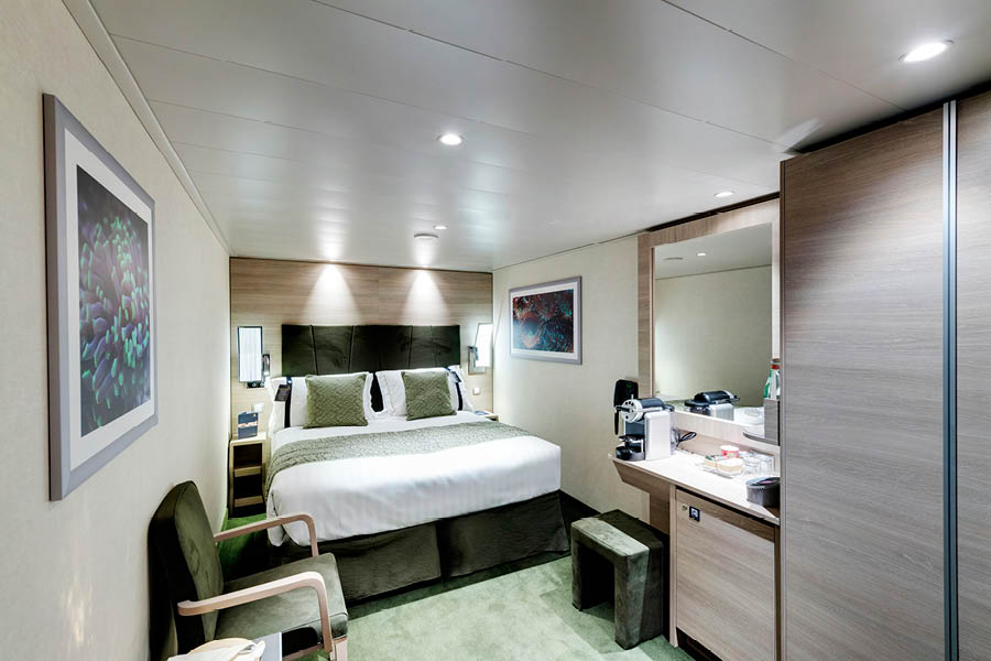 Каюта сьют внутренний Yacht Club на лайнерах Meraviglia Class