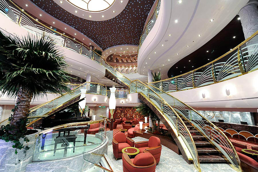 Атриум на лайнере MSC Magnifica