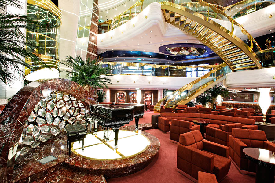 Атриум на лайнере MSC Splendida