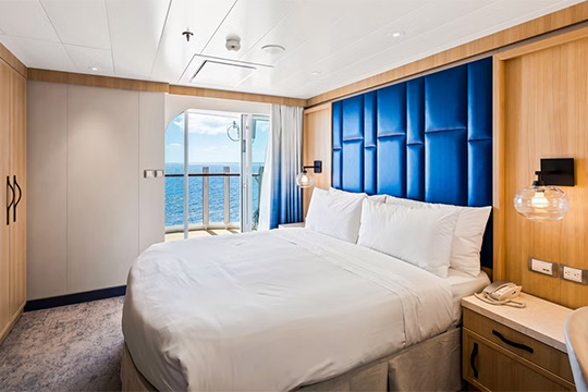 Spacious AquaTheater Suite