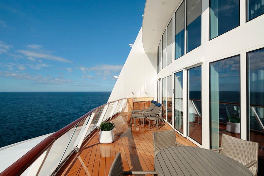 Балкон в каюте Royal Loft Suite на лайнерах Quantum Class