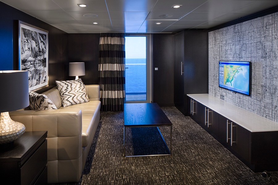 Медиа-комната в каюте Royal Loft Suite на лайнерах Quantum Class