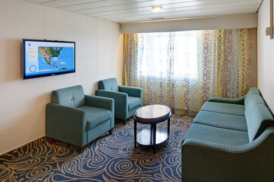 Одна из комнат в Ocean View Suite на лайнерах класса Vision Class
