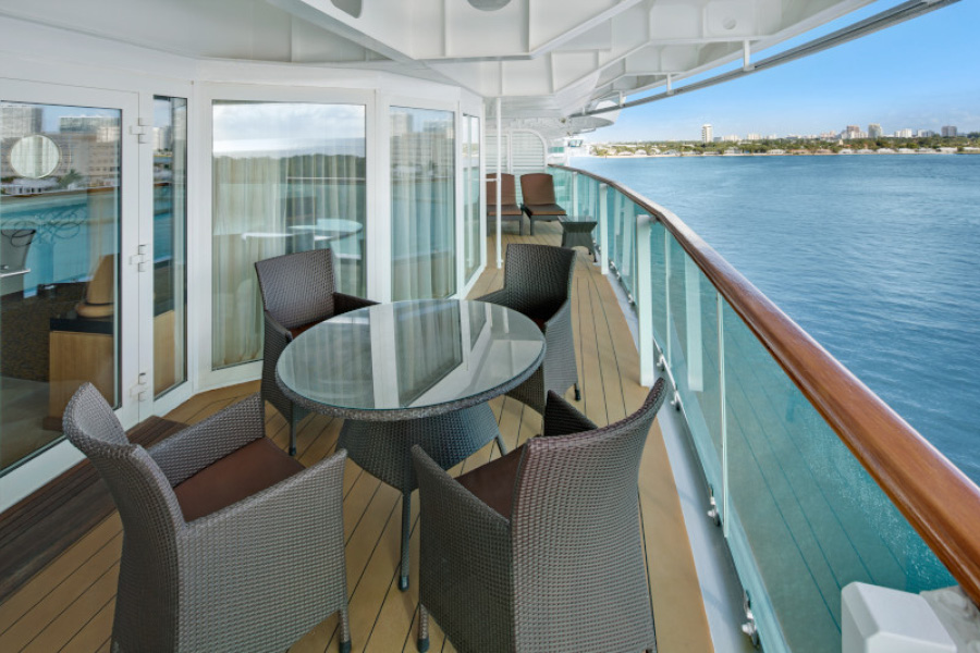 Балкон в каюте Royal Suite на лайнерах класса Radiance Class
