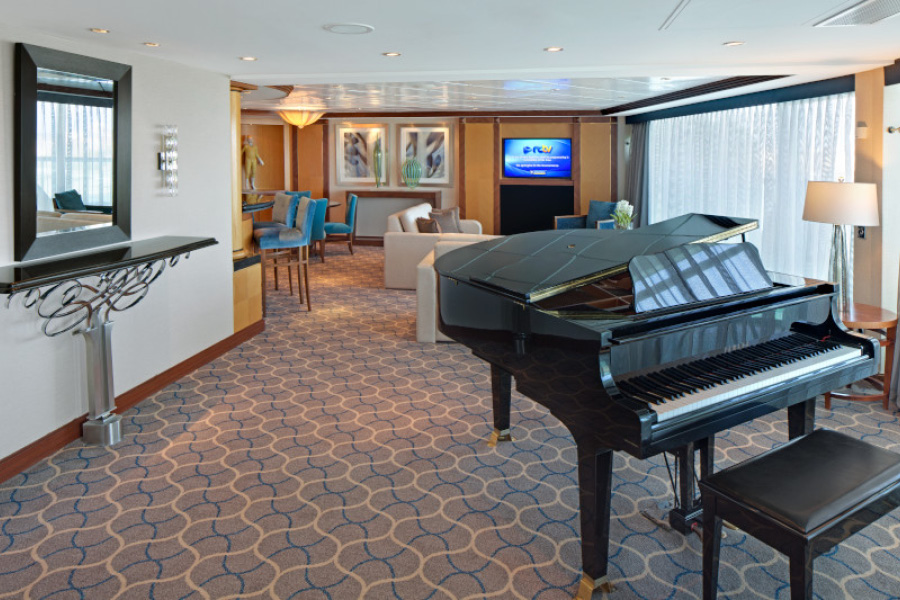 Рояль в каюте Royal Suite на лайнерах класса Radiance Class