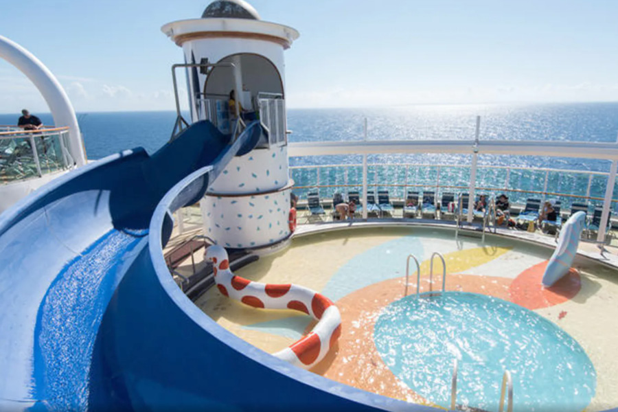 Детский бассейн на борту Serenade of the Seas