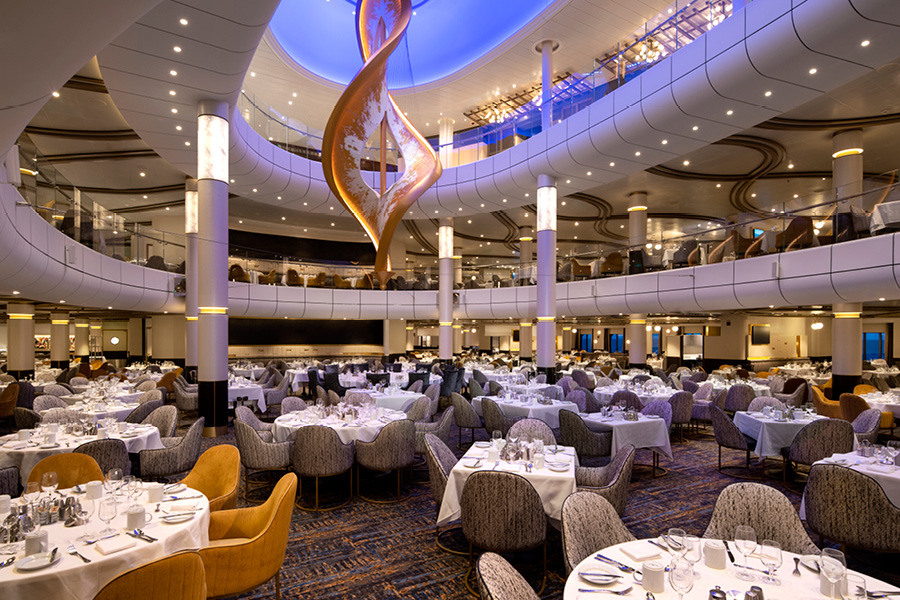 Основной ресторан на лайнере Spectrum of the Seas