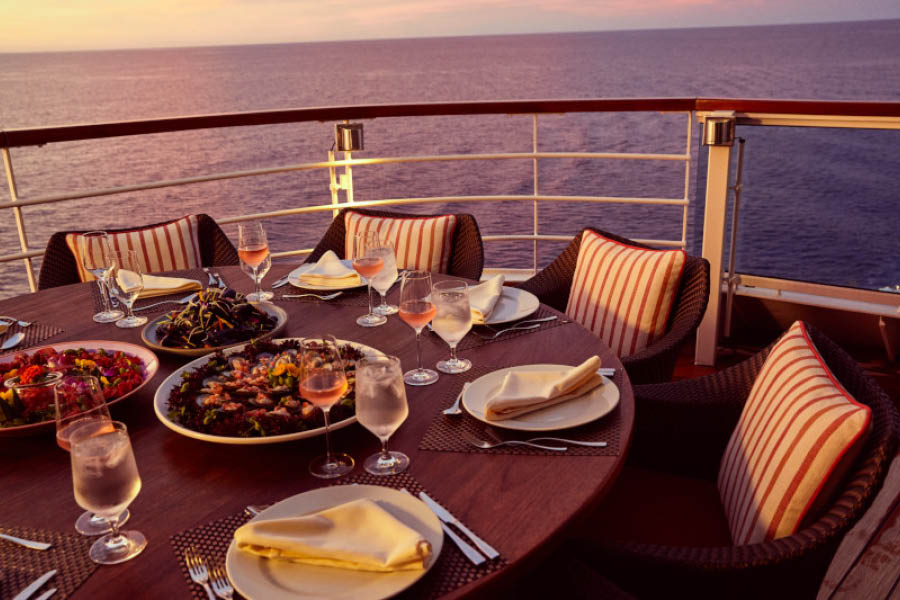 Ужин  под открытым небом на лайнере Seabourn Encore
