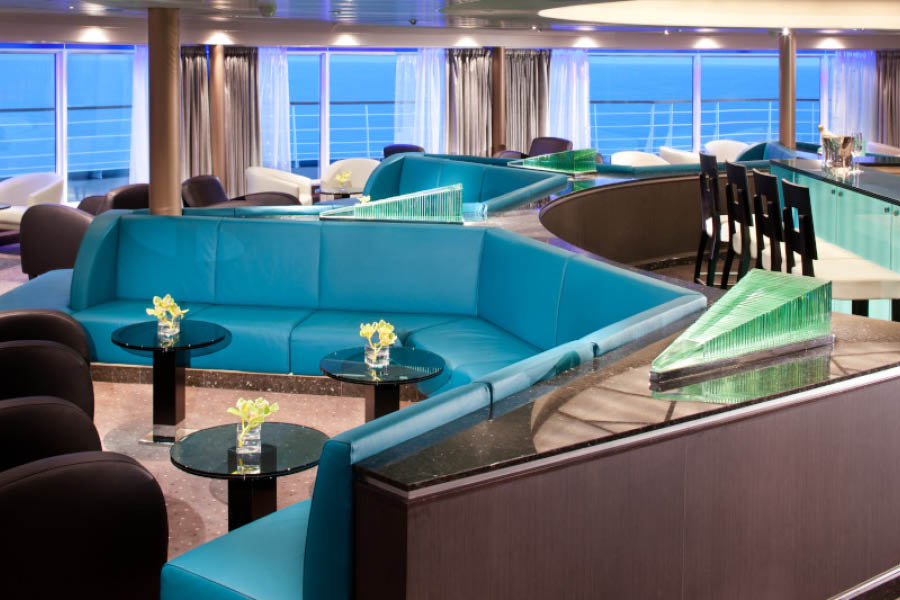 Бар Observation Lounge на борту лайнера Seabourn Odyssey