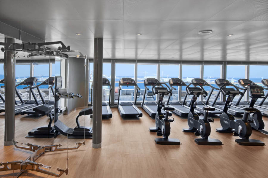 Фитнес зал на лайнере Seabourn Ovation