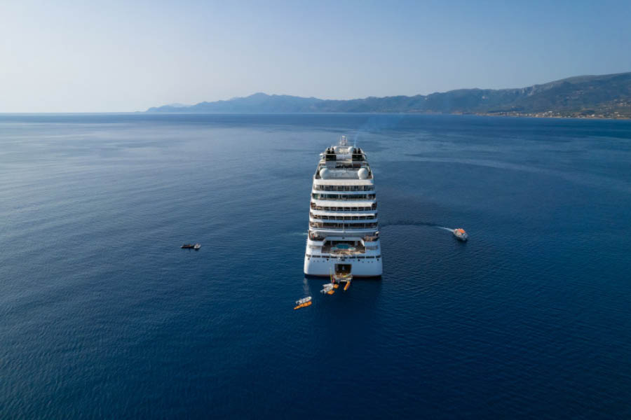 Морская платформа на лайнере Seabourn Ovation