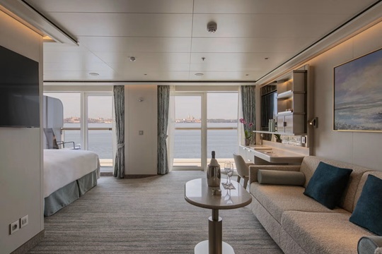 Deluxe Veranda Suite